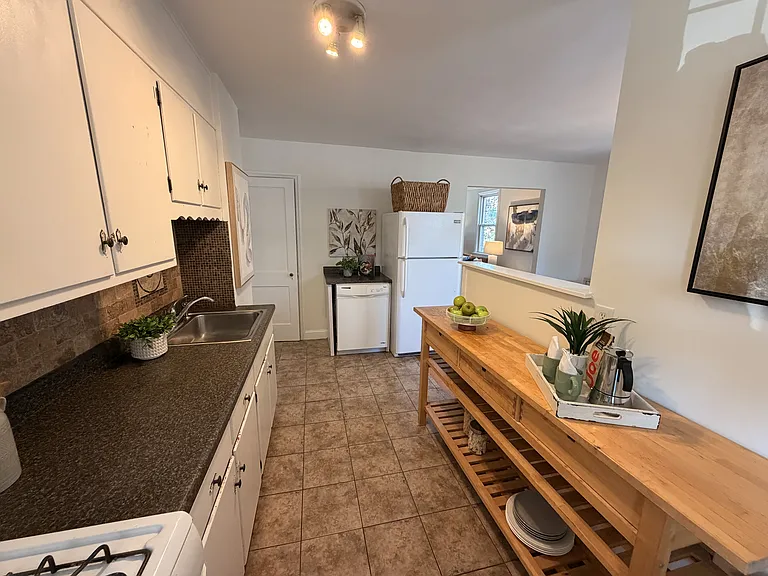 1720 Beech St — Photo 7