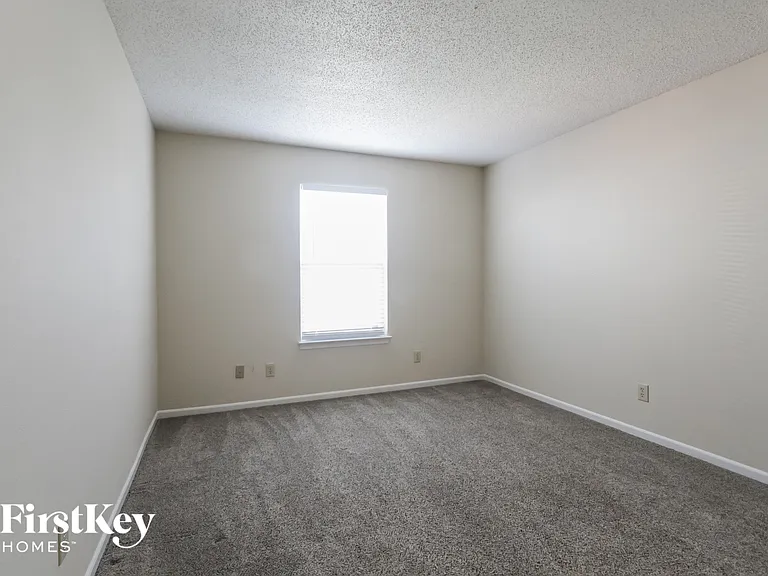 9192 Huntleigh Cir — Photo 10