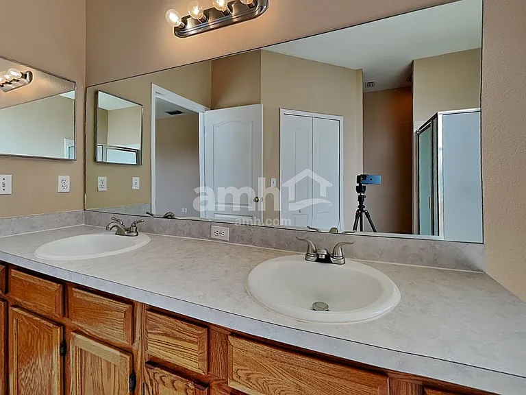 443 Sand Ridge Dr — Photo 14