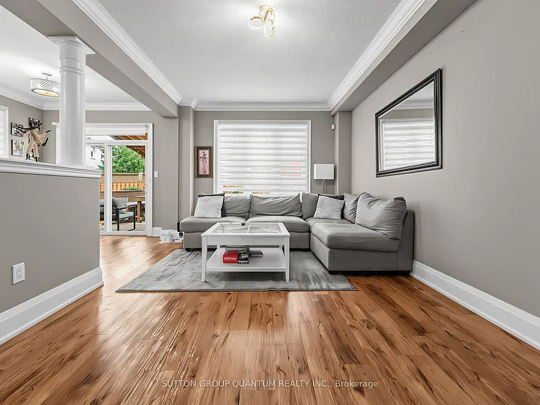 581 Grant Way #UPPER — Photo 7