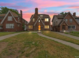 17190 Santa Barbara Dr, Detroit, MI 48221