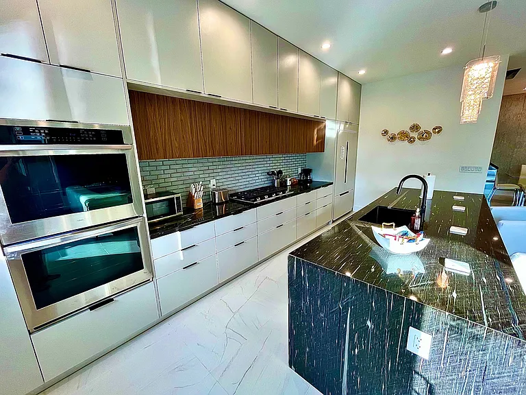 603 NE 16th Ave #A — Photo 5