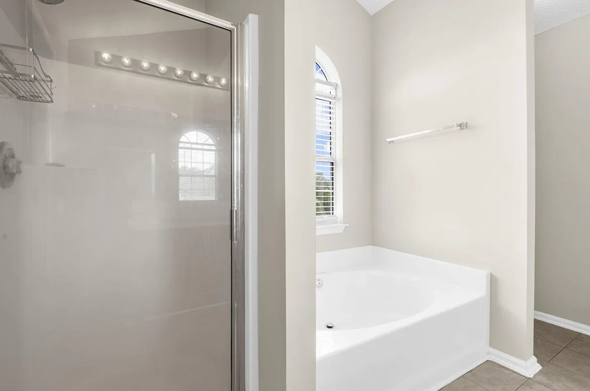 3 bed, 2.5 bath, 1480 sqft, $2,500 — Photo 3