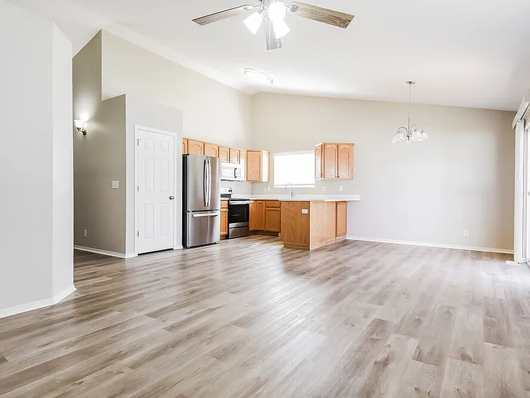 3406 W Luge Ln — Photo 5