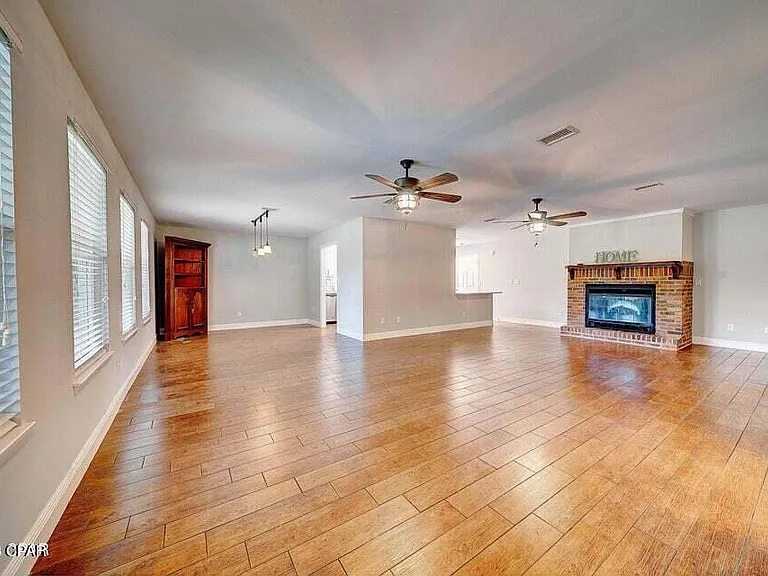350 Greenwood Cir — Photo 7