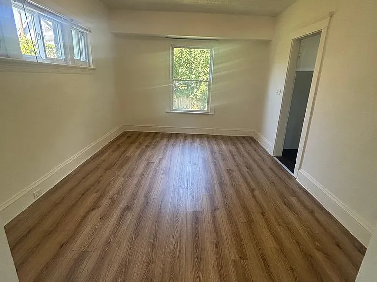 12327 Phillips Ave — Photo 3
