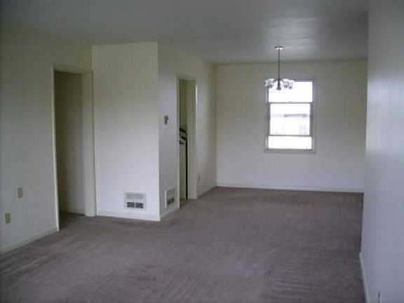 Dining Room (Similar)