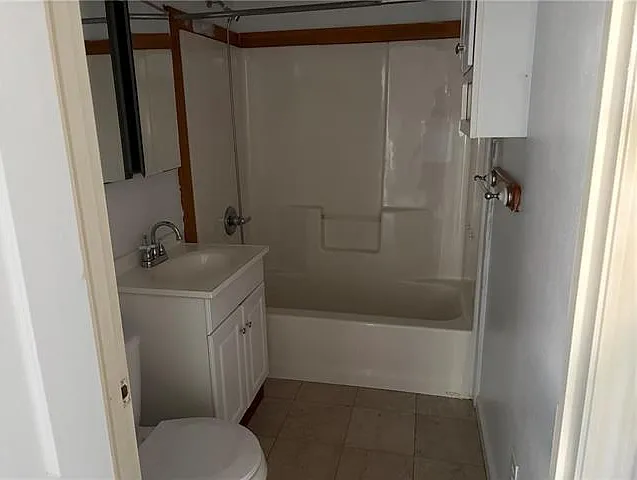 1309 Huron Ave — Photo 9
