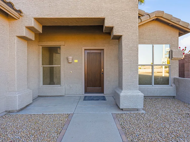 16404 S 46th Way — Photo 3