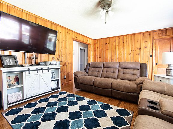 5th image of 5625 Lon Roberts Dr