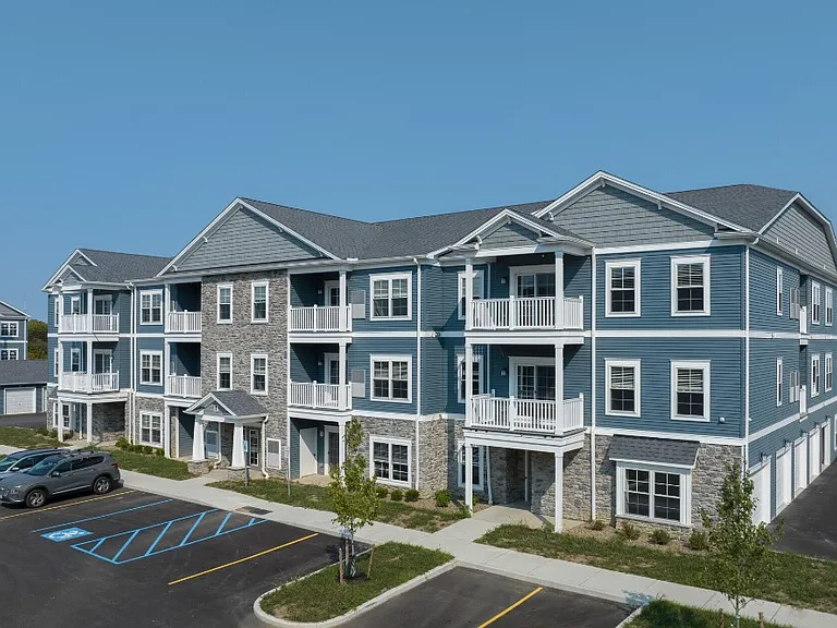 Eagle Ridge Commons — Photo 5