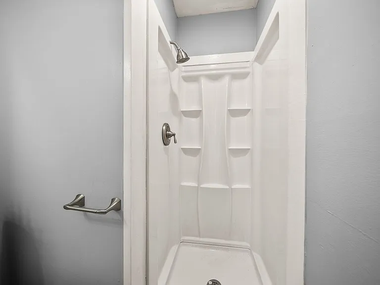 15 Village Ct — Photo 19