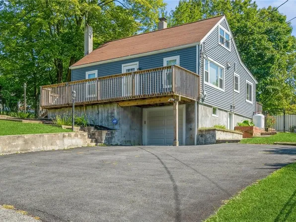 40 Lake Region Boulevard, Monroe, NY 10950