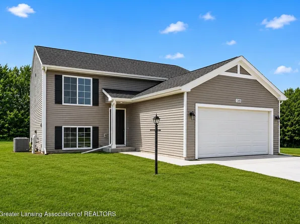 792 Saint Andrews Dr, Eaton Rapids, MI 48827