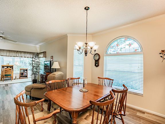 5th image of 5704 Garden Lakes Dr