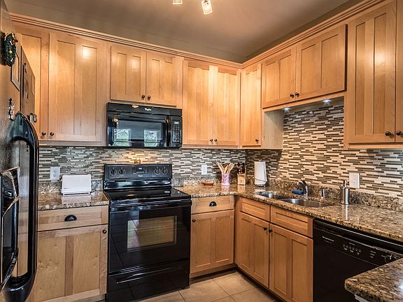4th image of 20 Wild Flower Ln N #512