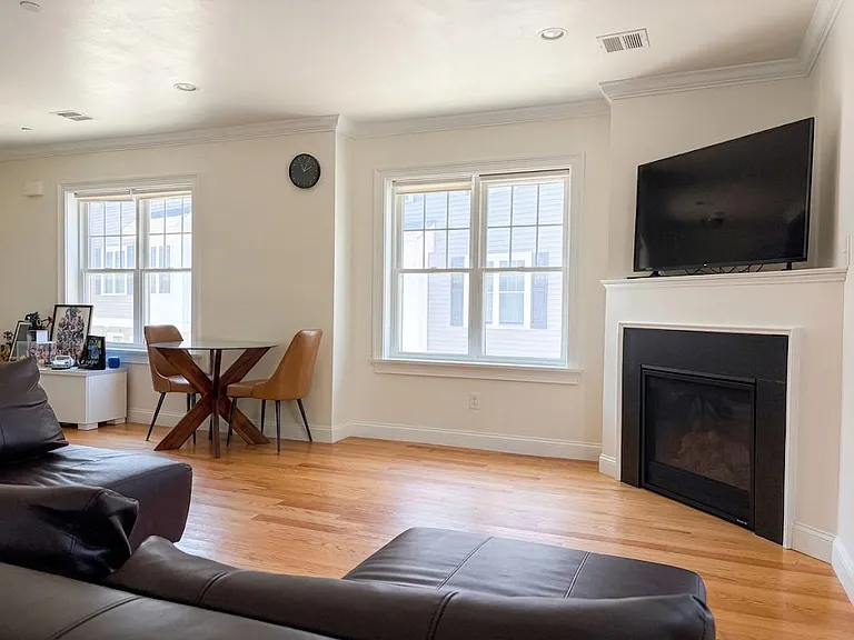 150 Quincy Ave #4E — Photo 5