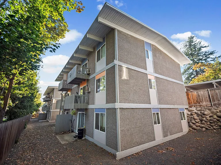 Renovated 1bd/1ba Millwood Apartment | A/C | Covered Parking | Pet Friendly | Avail 9/1/26 — Photo 20