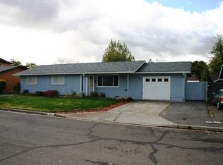 1231 Triangle Dr, Central Pt, OR