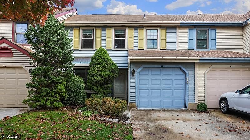 1st image of 14 Foxhill Ln