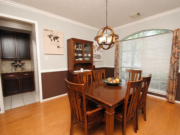 4th image of 9723 Therrell Dr