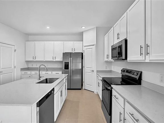 5th image of 45102 Pipevine CIR