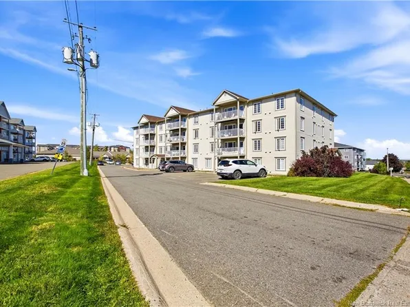 35 Lian St #9, Fredericton, NB E3C 0A8