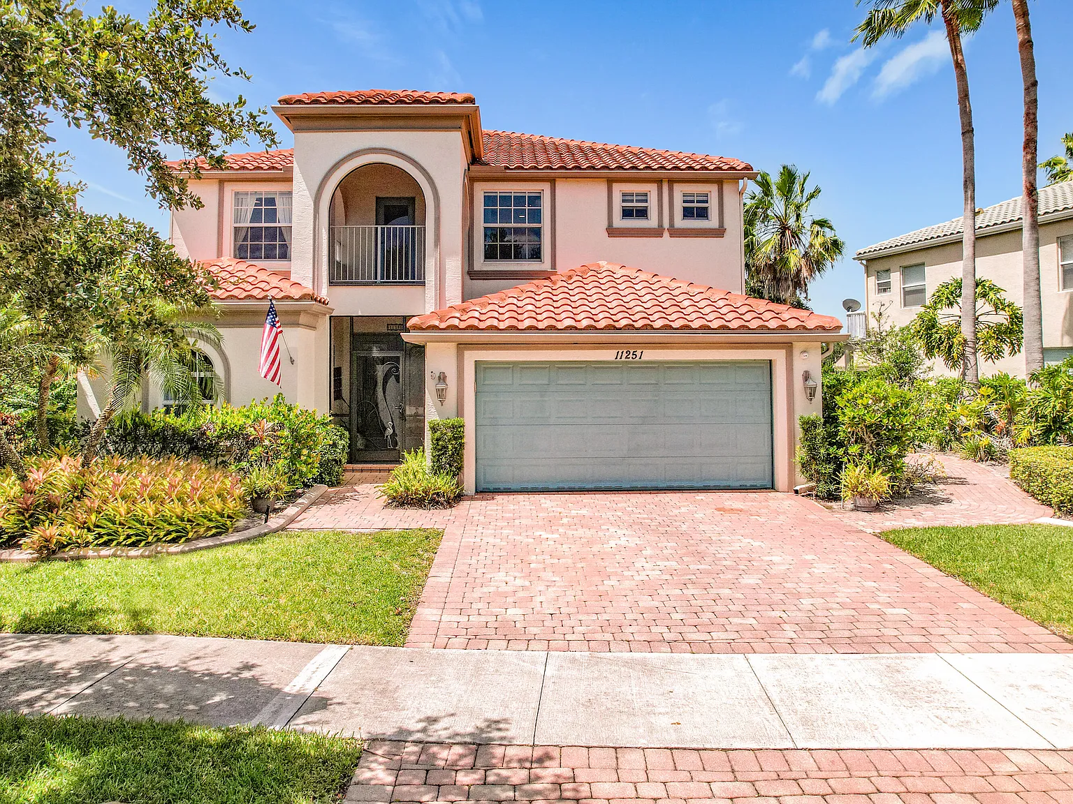 3 bed, 2.5 bath, 3539 sqft, $4,700 — Photo 2