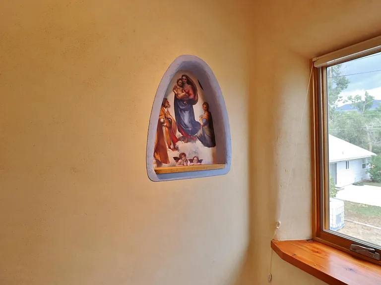 345 Niagara Ave — Photo 10