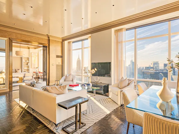 845 United Nations Plaza image 1 of 13