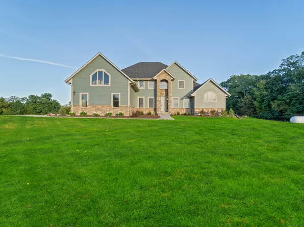 410 Mayapple Ln, Boone, IA 50036