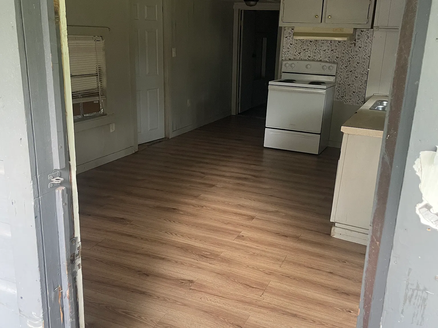 3 bed, 800 sqft, $925 — Photo 2