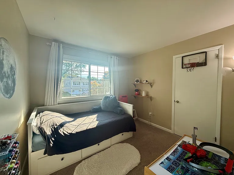 1335 Greenleaf Rd — Photo 15