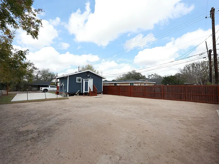 205 S Guerra Ave — Photo 9