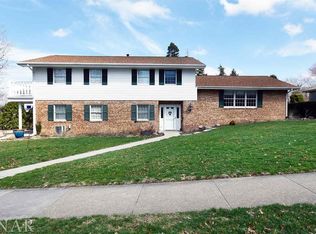 204 Imperial Dr, Bloomington, IL