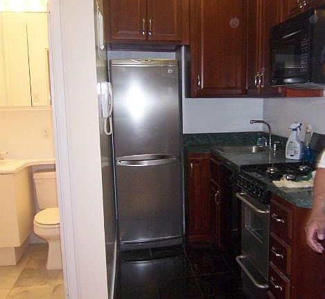 5th image of 112 W 72nd St APT 8C