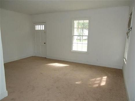 4th image of 535 Dewey St