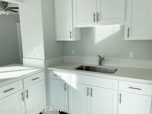 4th image of 517 1/2 E 5th St #10621602