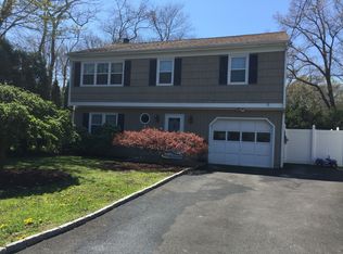 19 Knollwood Rd, Norwalk, CT 06854