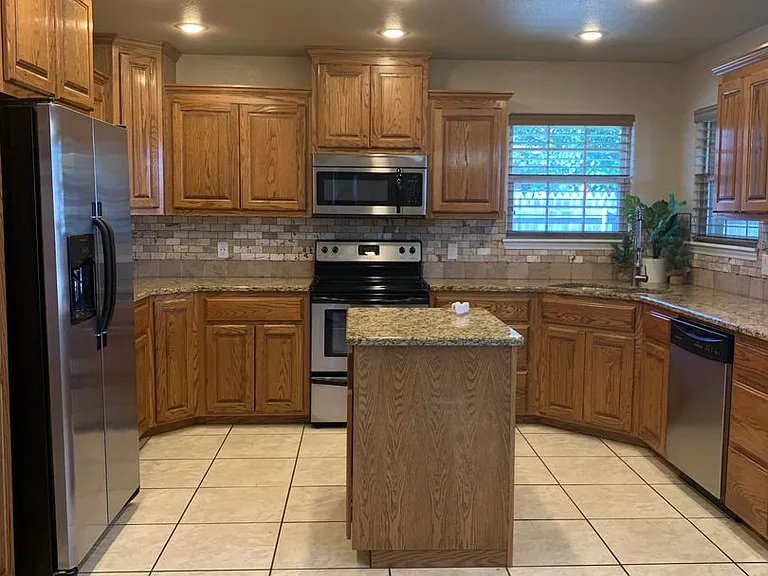 4301 Sandstone Dr — Photo 8
