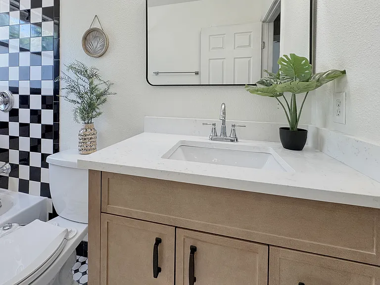 5306 Wellington Dr — Photo 16
