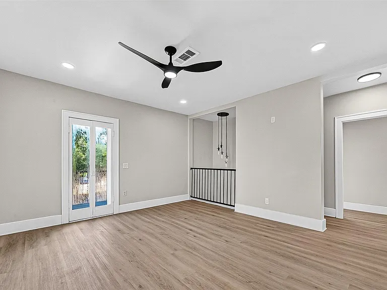 1821 Harold St — Photo 15