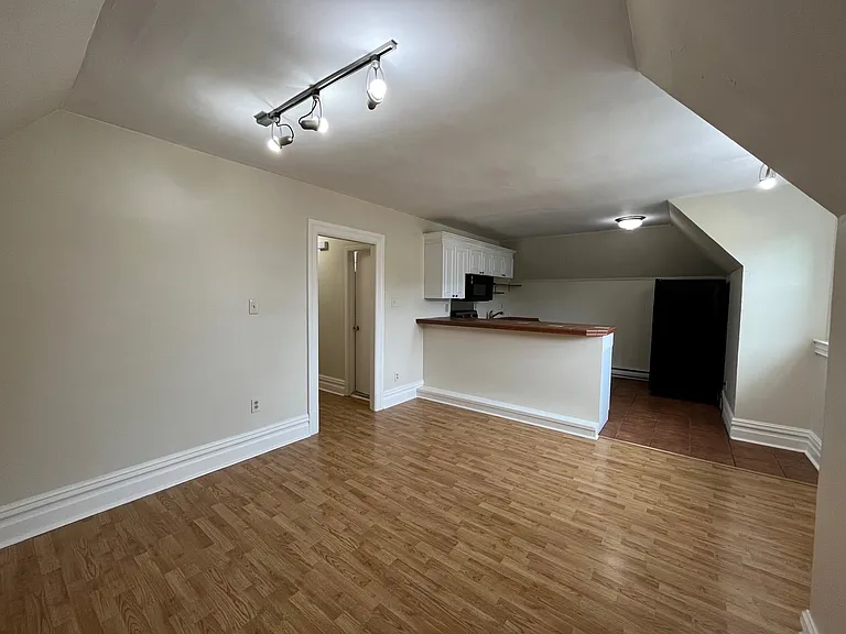 620 Summerlea St — Photo 7