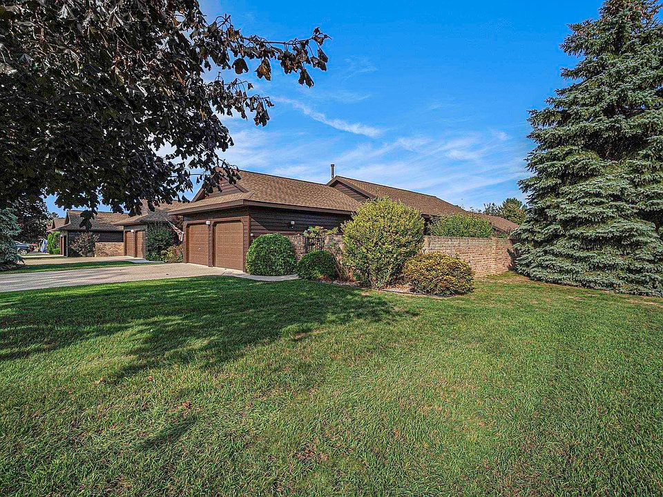 2132 Hammond Place Ctr, Traverse City, MI 49686 Zillow