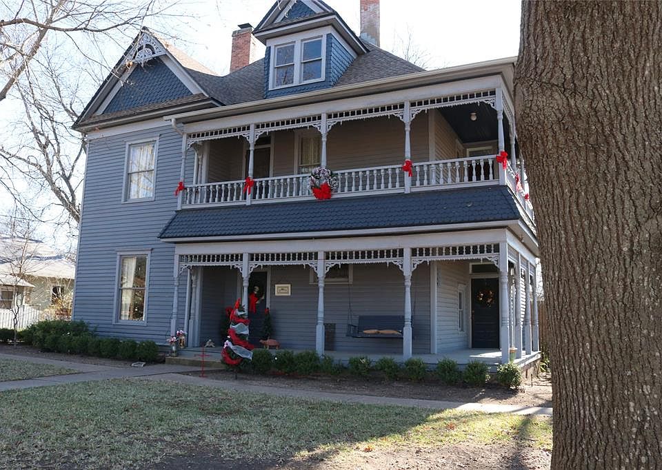 1st image of 124 Kaufman St