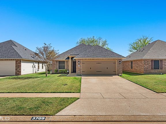 3rd image of 3709 Sabine Pass Dr