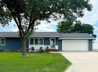 895 11th Street Pl, Garner, IA 50438