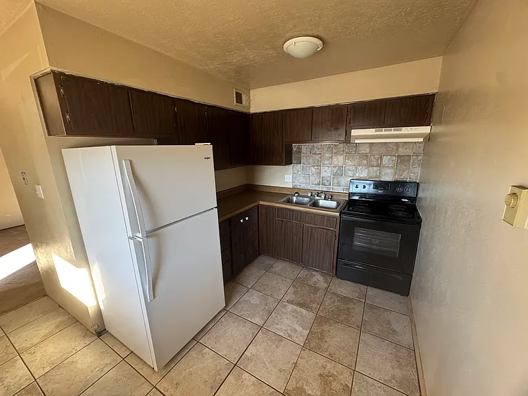 505 E Sage Ave #2 — Photo 1