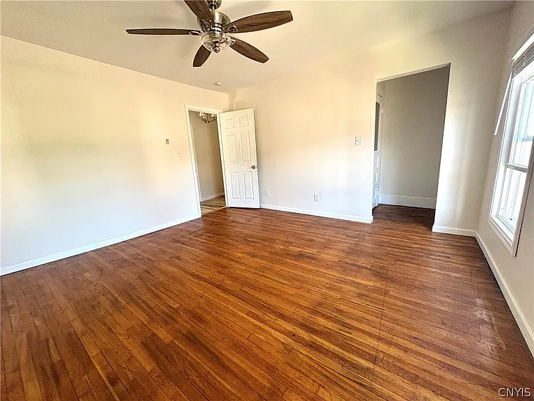 32 Walnut St — Photo 12