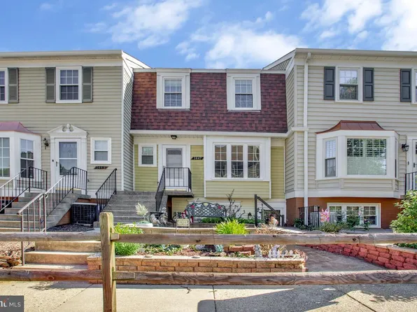 1447 Chatham Ct, Crofton, MD 21114